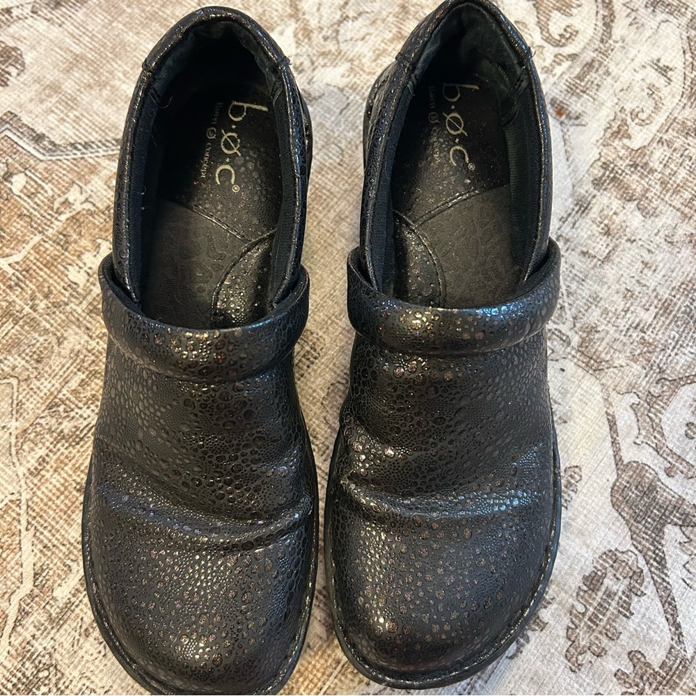 b. o. c. Size 7.5 Black‎ Clogs with Glitter - Picture 2 of 7